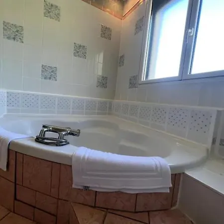 Vila Splendide Avec Piscine Chauffee Sallèles-dʼAude